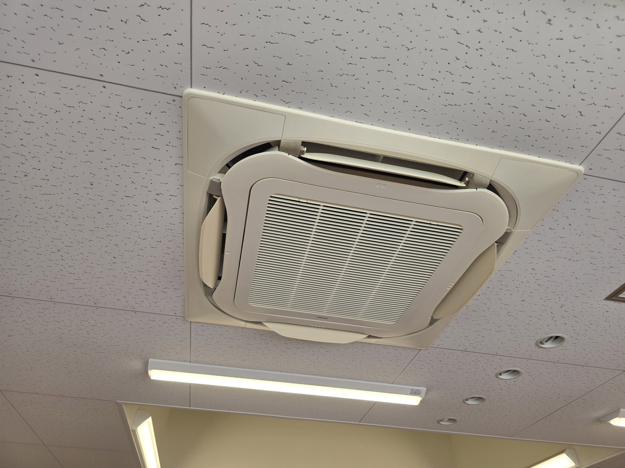 業務用エアコン 洗浄工事